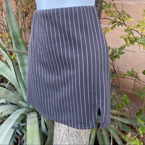 SO Gray Pin Stripe Pencil Slit Mini Skirt - Picture 3 of 6